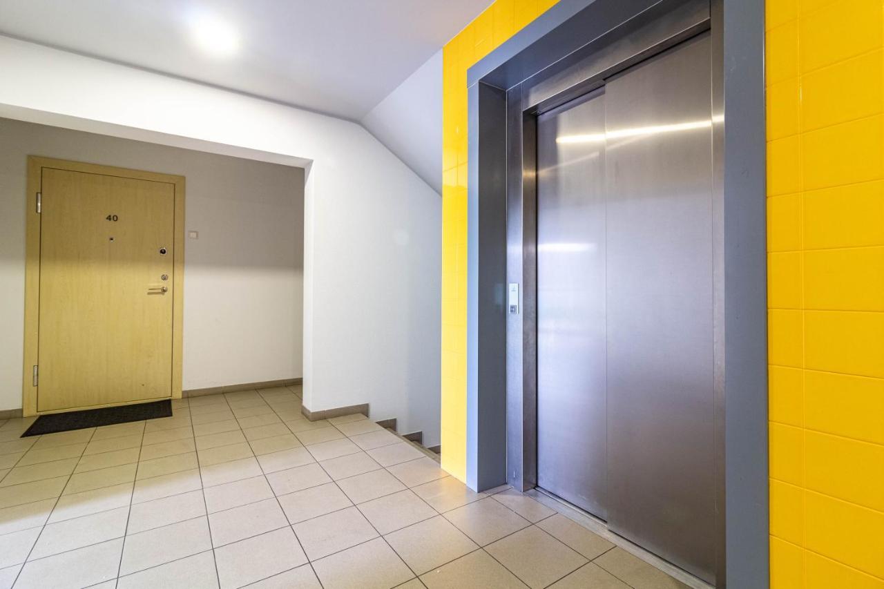Cohost I Sunny Center Apt, Covered Parking, Balcony & Self Check-In Kaunas Kültér fotó