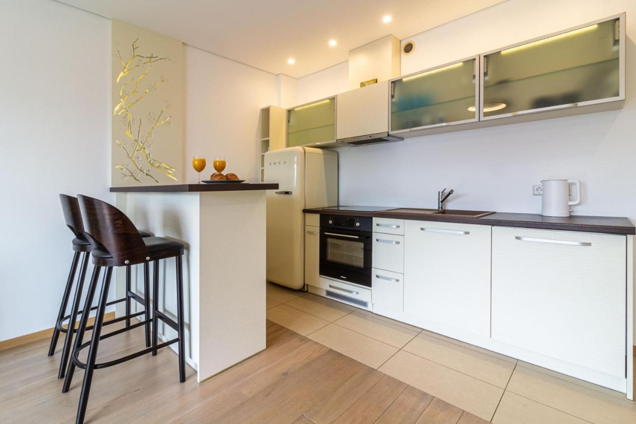 Cohost I Sunny Center Apt, Covered Parking, Balcony & Self Check-In Kaunas Kültér fotó